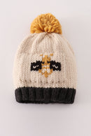 Beige pompom bee cable beanie