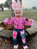 We wear pink sleeve bell leo only