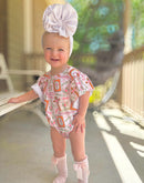 Bows and cross flutter leo