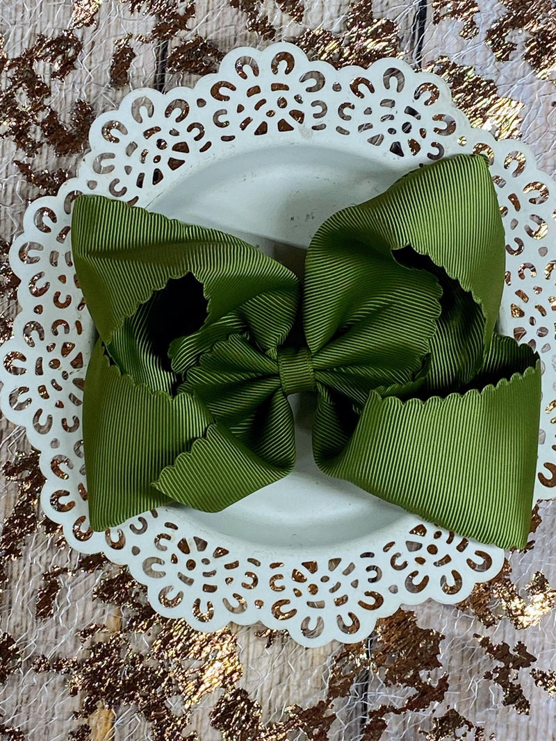 Oversize Scalloped Bows - Alligator Clip - 5.5"